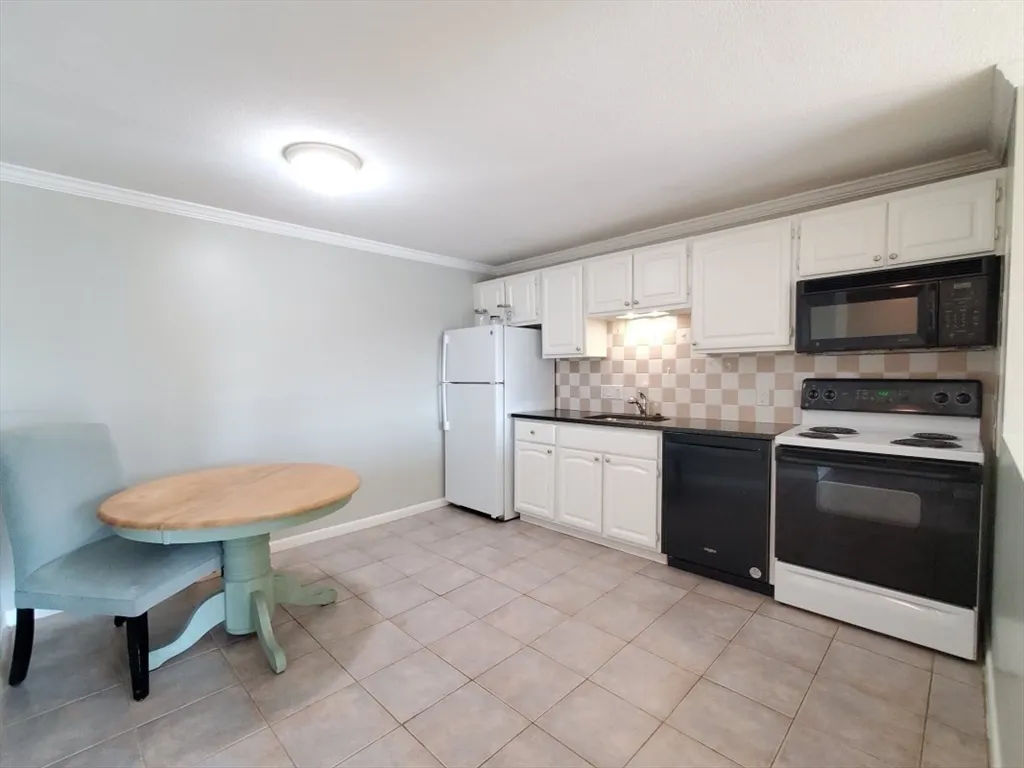 1 bed, 1 bath apartment for rent at 145 Essex Ave Unit 622, Stage Fort Park — photo 8 of 26