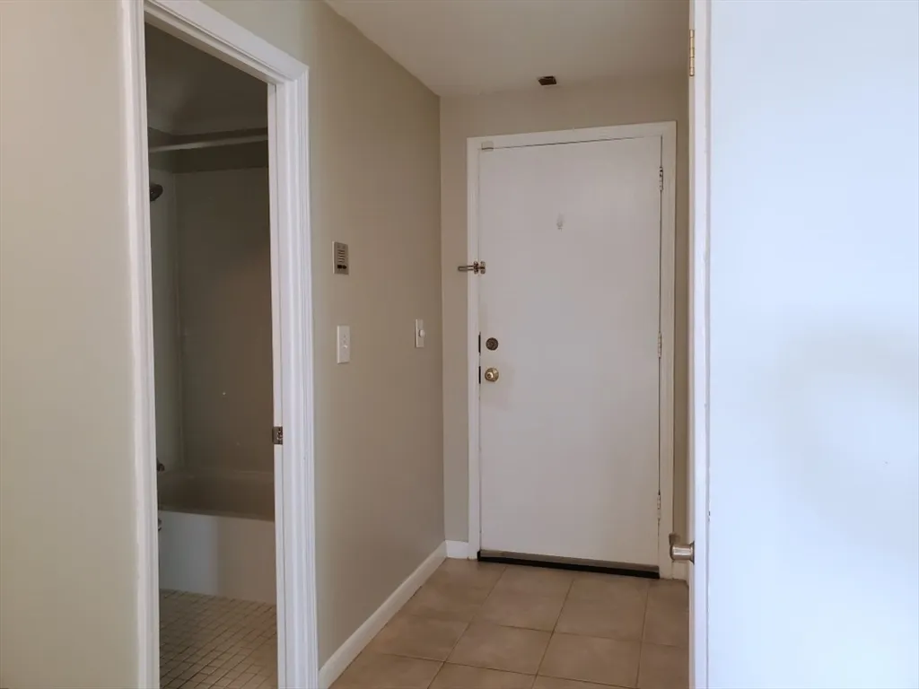 1 bed, 1 bath apartment for rent at 145 Essex Ave Unit 622, Stage Fort Park — photo 6 of 26