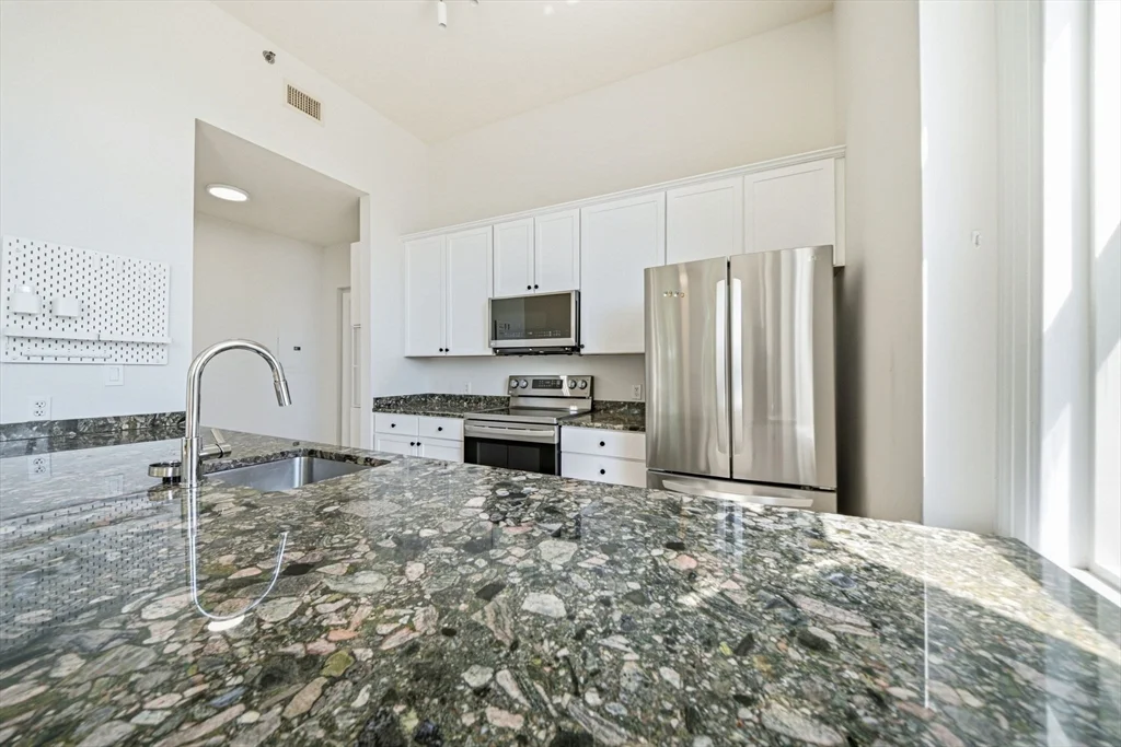 2 bed, 2 bath apartment for rent at 145 Glenwood St Unit 304, West End — photo 17 of 40