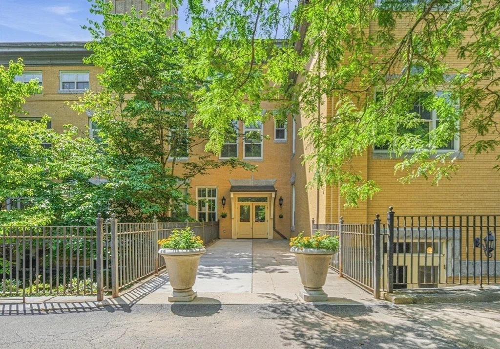 2 bed, 2 bath apartment for rent at 145 Glenwood St Unit 304, West End — photo 3 of 40
