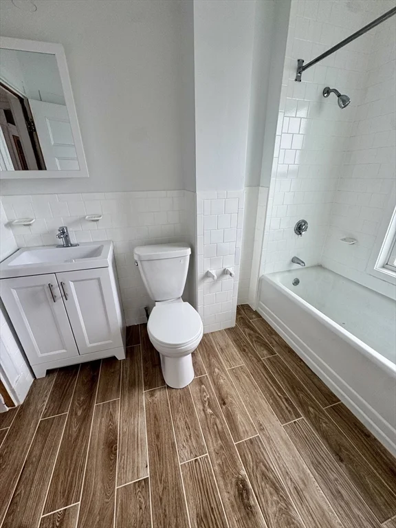 3 bed, 2 bath apartment for rent at 145 Lagrange St Unit 1, West Roxbury — photo 18 of 26