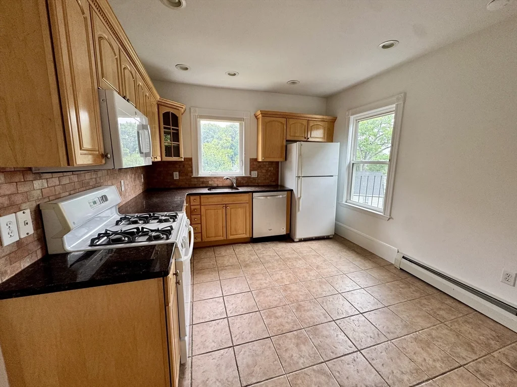 3 bed, 2 bath apartment for rent at 145 Lagrange St Unit 1, West Roxbury — photo 4 of 26
