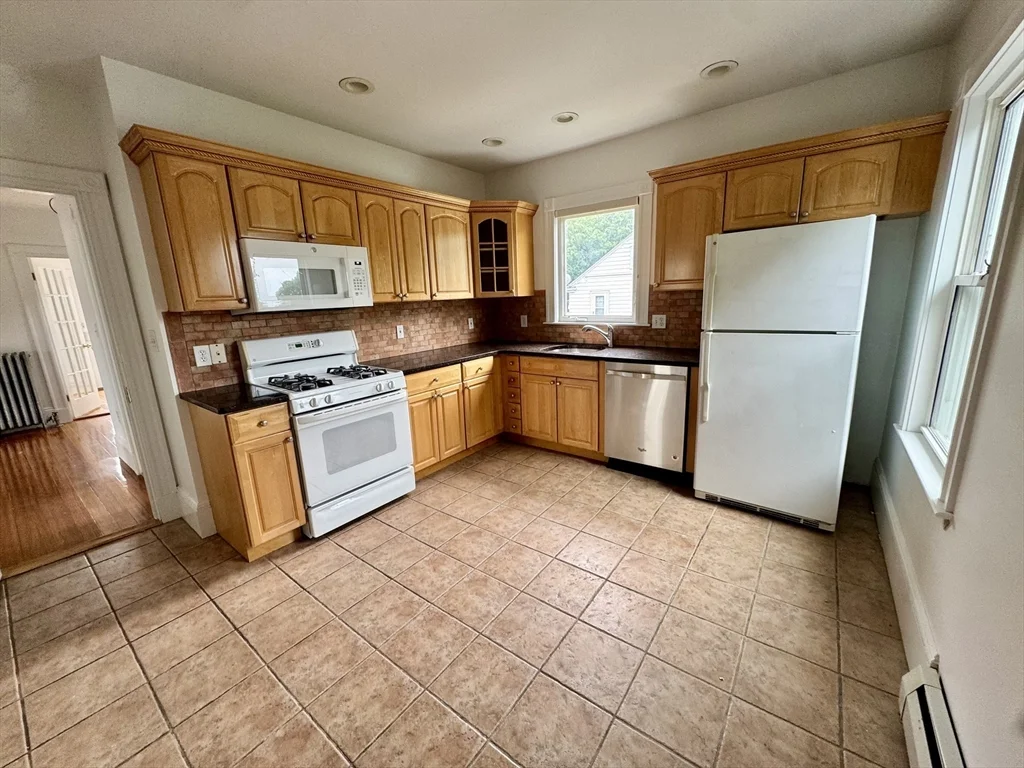 3 bed, 2 bath apartment for rent at 145 Lagrange St Unit 1, West Roxbury — photo 3 of 26