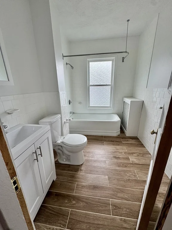 3 bed, 2 bath apartment for rent at 145 Lagrange St Unit 1, West Roxbury — photo 17 of 26