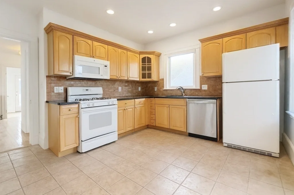 4 bed, 2 bath apartment for rent at 145 Lagrange St Unit 2, West Roxbury — photo 3 of 17