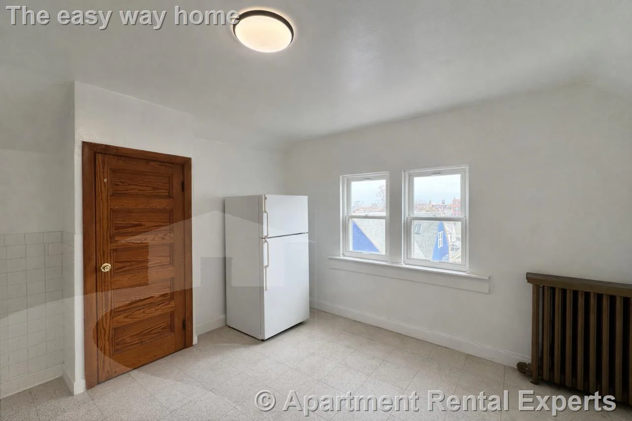 1 bed, 1 bath apartment for rent at 145 Lowell St Unit 3, Spring Hill — photo 2 of 11