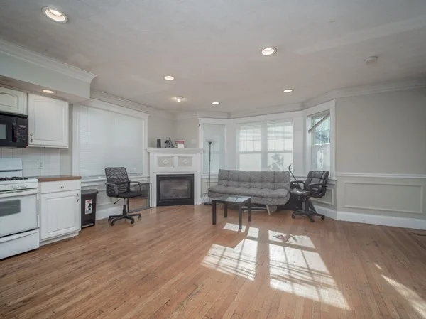 3 bed, 2 bath apartment for rent at 145 Murdock Unit 1, Brighton — photo 4 of 26