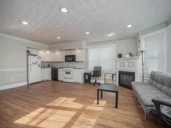 3 bed, 2 bath apartment for rent at 145 Murdock Unit 1, Brighton — photo 3 of 26