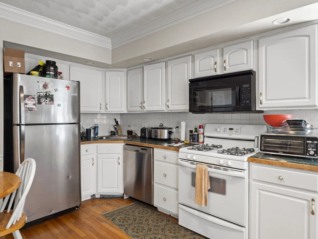 3 bed, 1 bath apartment for rent at 145 Murdock Unit 2, Brighton — photo 9 of 29