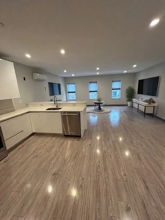 2 bed, 2 bath apartment for rent at 145 Newbury Ave Unit 13, Quincy — photo 4 of 13
