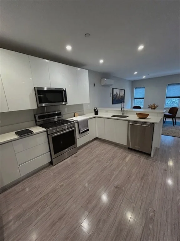 2 bed, 2 bath apartment for rent at 145 Newbury Ave Unit 13, Quincy — photo 5 of 13