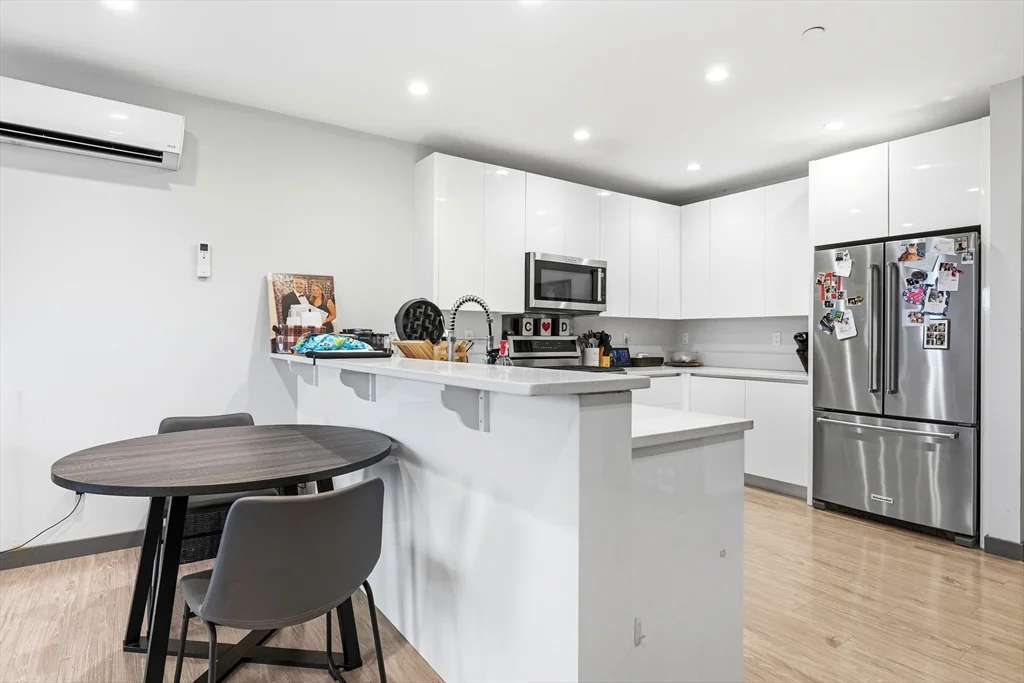 2 bed, 2 bath apartment for rent at 145 Newbury Ave Unit 18, Quincy — photo 5 of 19
