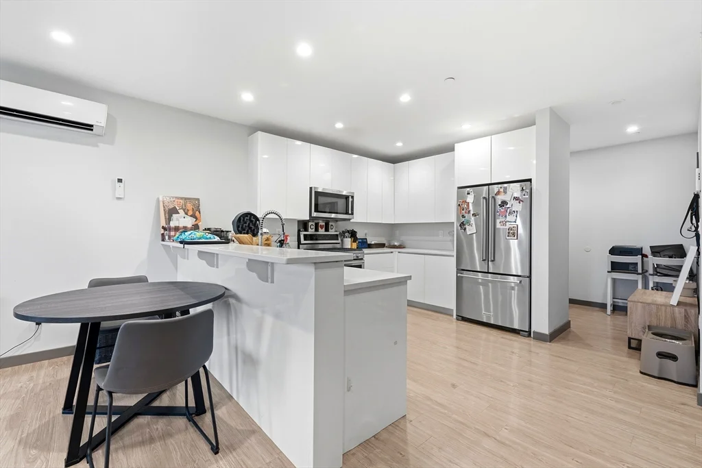 2 bed, 2 bath apartment for rent at 145 Newbury Ave Unit 18, Quincy — photo 4 of 19