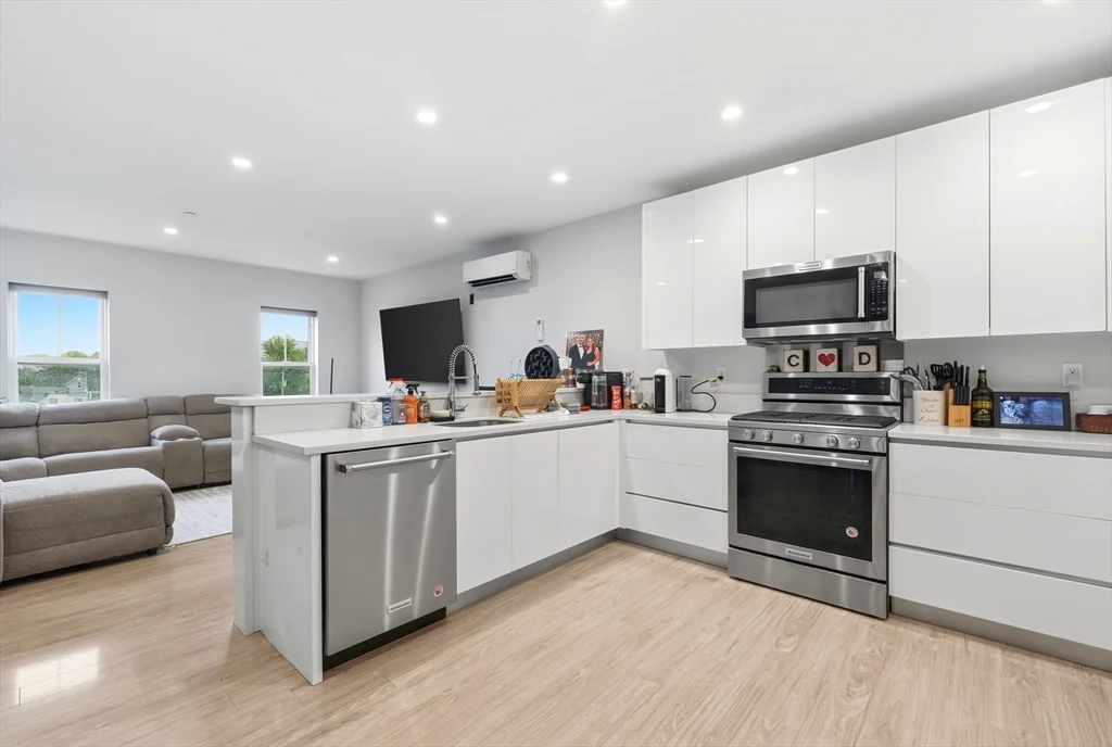 2 bed, 2 bath apartment for rent at 145 Newbury Ave Unit 18, Quincy — photo 1 of 19