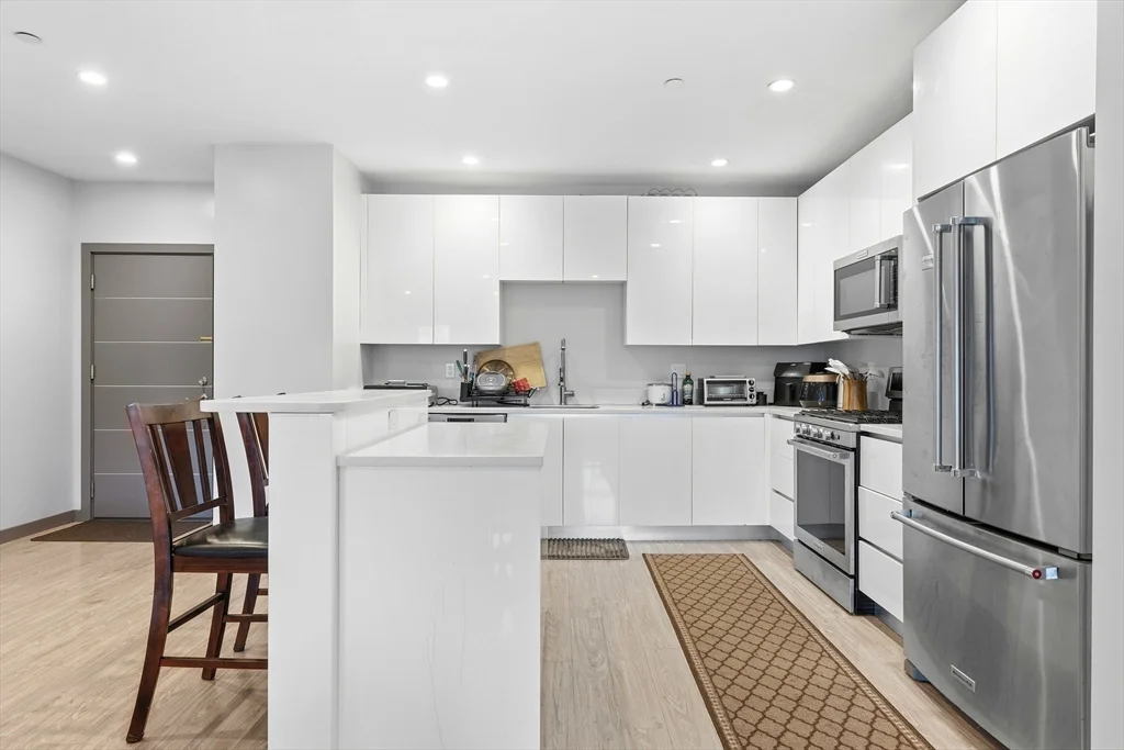 2 bed, 2 bath apartment for rent at 145 Newbury Ave Unit 2, Quincy — photo 6 of 18