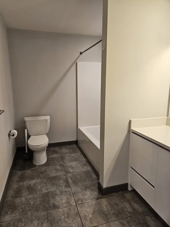 1 bed, 1 bath apartment for rent at 145 Newbury Ave Unit 4, Quincy — photo 12 of 14
