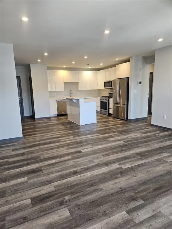 2 bed, 2 bath apartment for rent at 145 Newbury Ave Unit 8, Quincy — photo 5 of 18