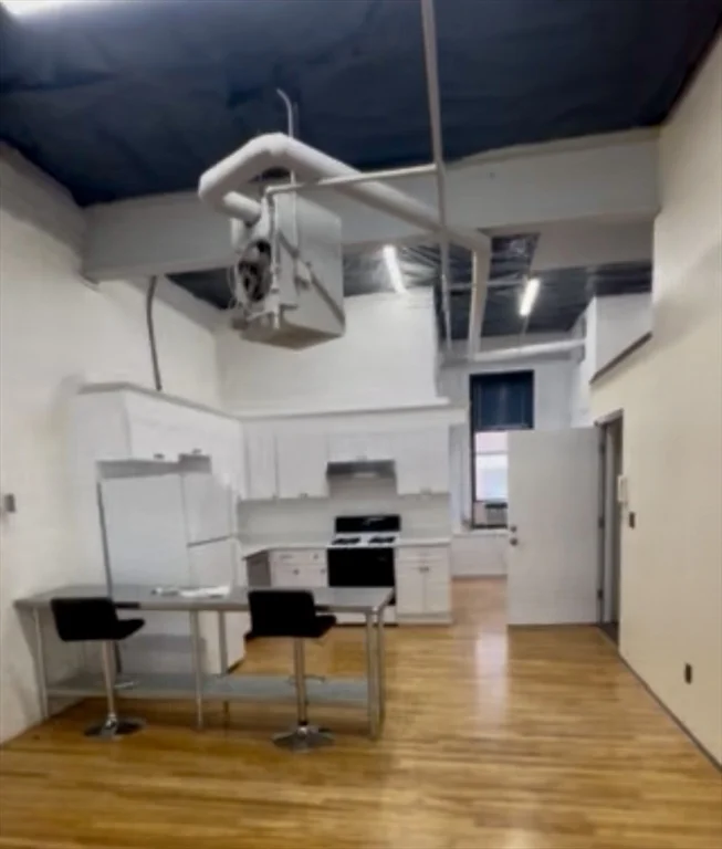 1 bed, 1 bath apartment for rent at 145 Pearl St Unit 03, Boston Downtown — photo 3 of 14
