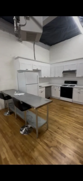 1 bed, 1 bath apartment for rent at 145 Pearl St Unit 03, Boston Downtown — photo 7 of 14