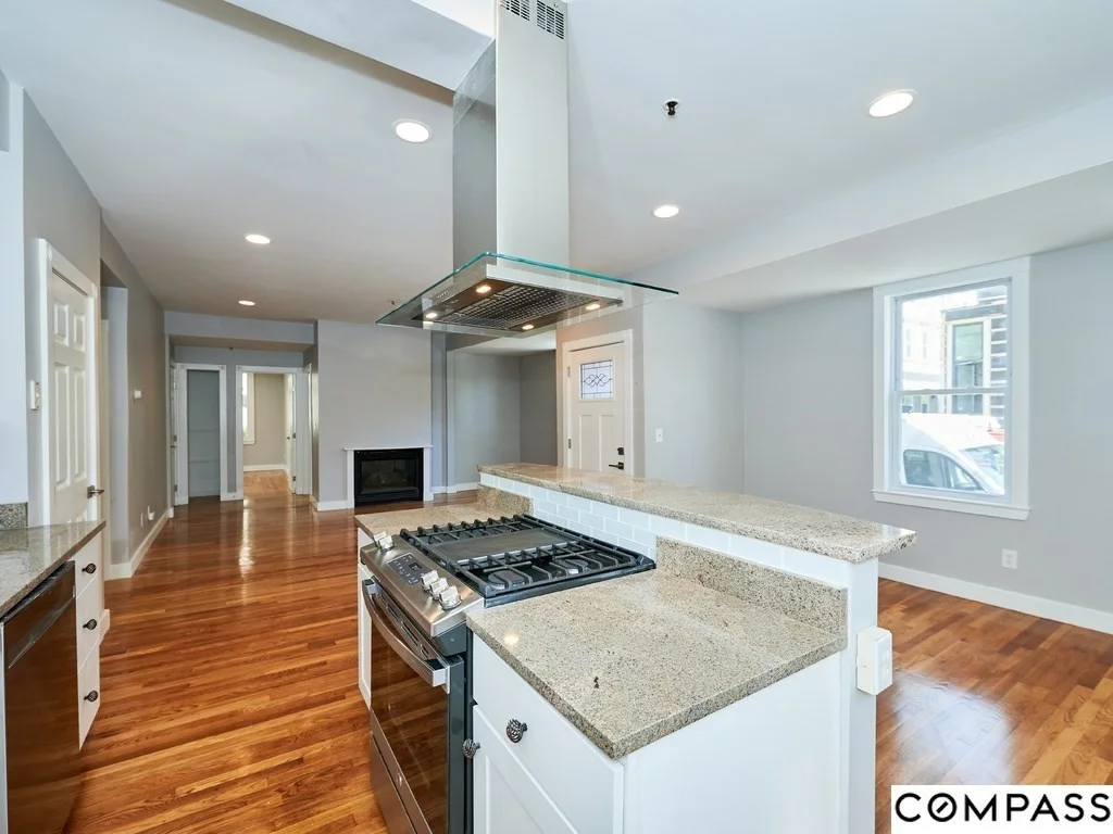 4 bed, 2 bath apartment for rent at 145 Pearl St Unit 145, Cambridgeport — photo 5 of 26