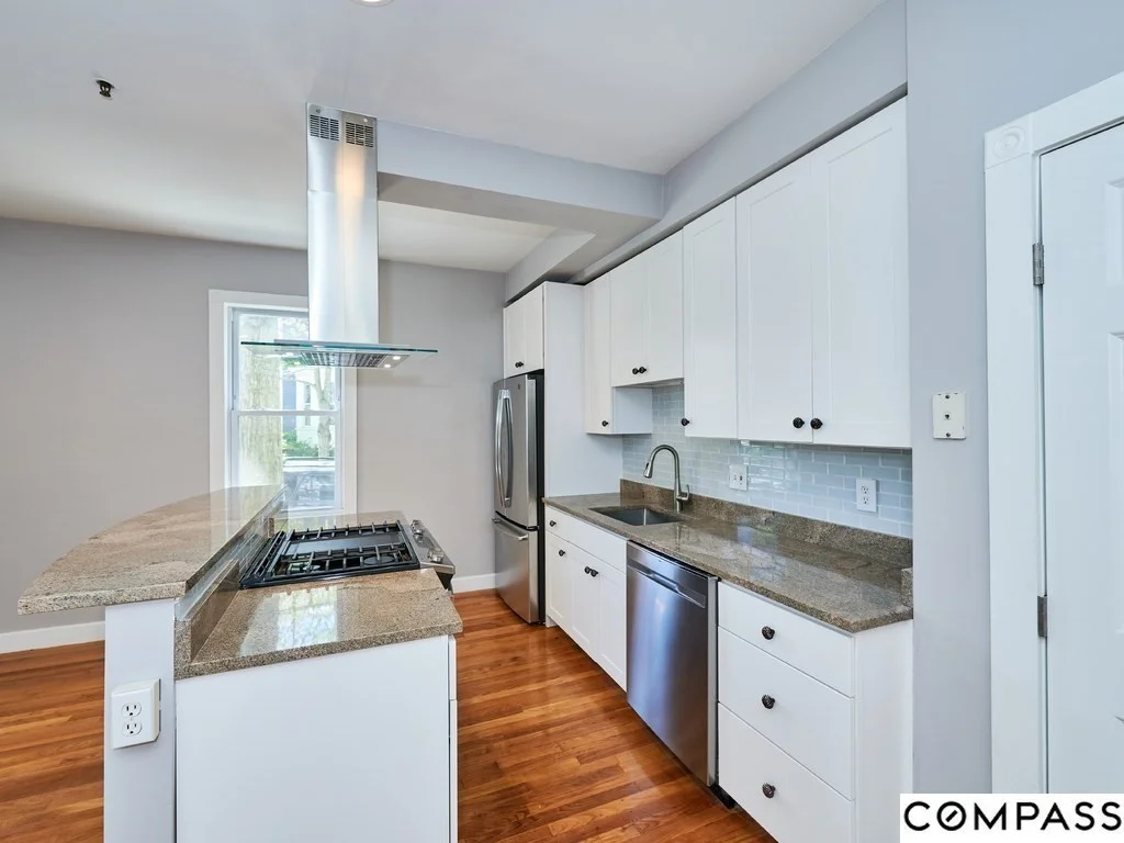 4 bed, 2 bath apartment for rent at 145 Pearl St Unit 145, Cambridgeport — photo 3 of 26