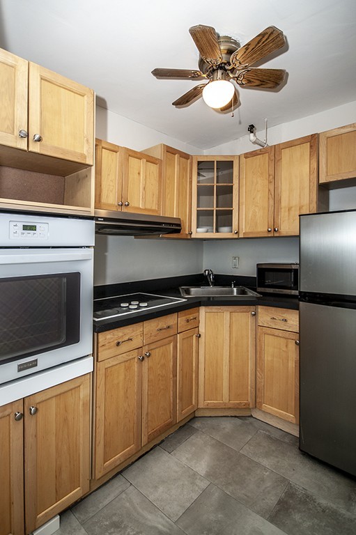Studio bed, 1 bath apartment for rent at 145 Pinckney St Unit 117, Beacon Hill — photo 9 of 11