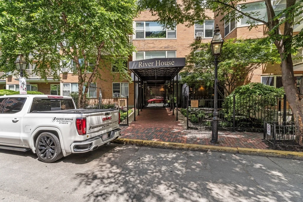 1 bed, 1 bath apartment for rent at 145 Pinckney St Unit 323, Beacon Hill — photo 21 of 24