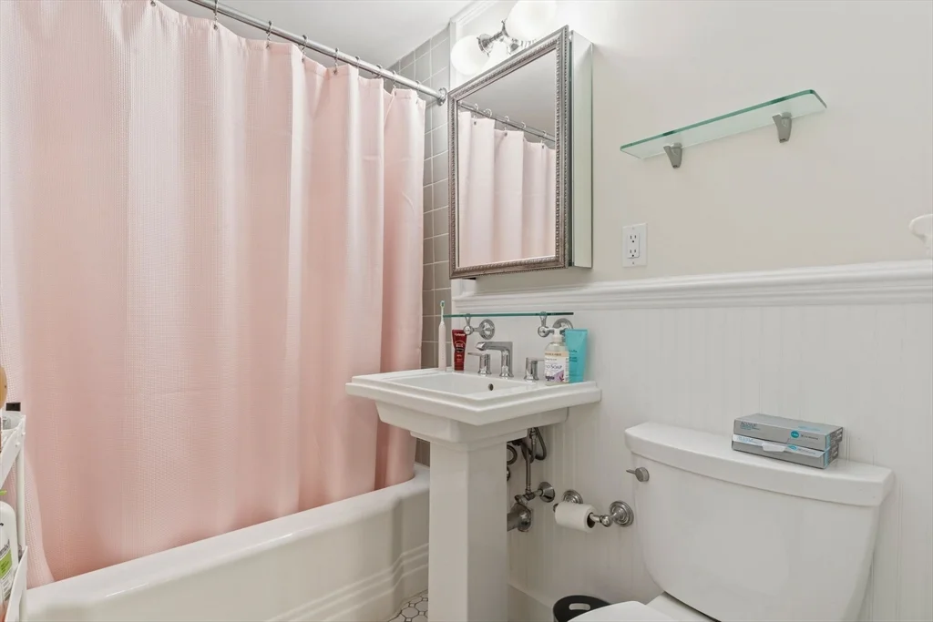 1 bed, 1 bath apartment for rent at 145 Pinckney St Unit 323, Beacon Hill — photo 12 of 24