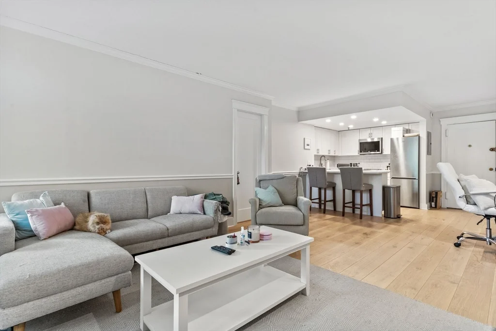 1 bed, 1 bath apartment for rent at 145 Pinckney St Unit 323, Beacon Hill — photo 4 of 24