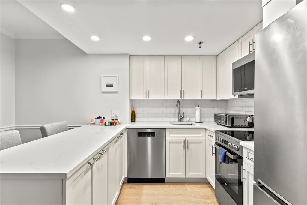 1 bed, 1 bath apartment for rent at 145 Pinckney St Unit 323, Beacon Hill — photo 7 of 24