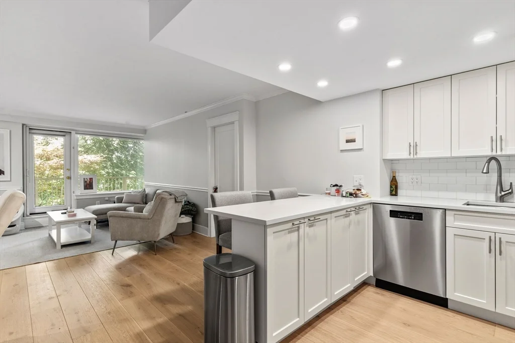 1 bed, 1 bath apartment for rent at 145 Pinckney St Unit 323, Beacon Hill — photo 3 of 24