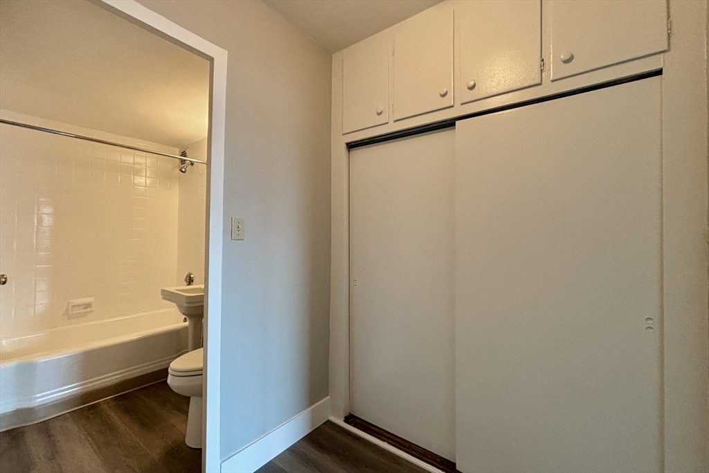 Studio bed, 1 bath apartment for rent at 145 Pinckney St Unit 327, Beacon Hill — photo 8 of 18