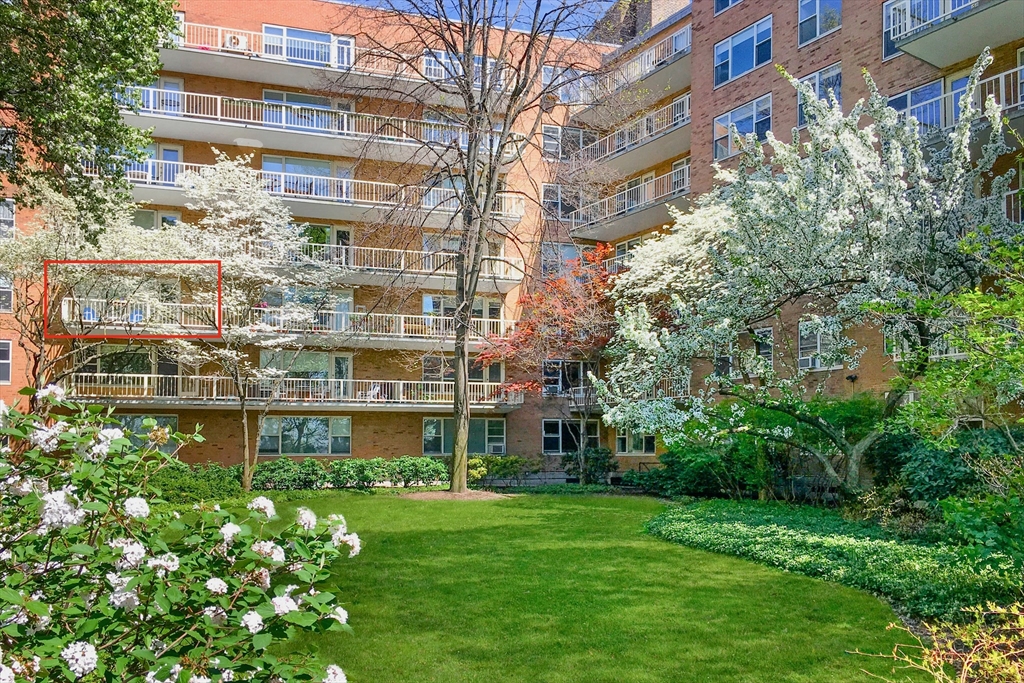 Studio bed, 1 bath apartment for rent at 145 Pinckney St Unit 327, Beacon Hill — photo 13 of 18