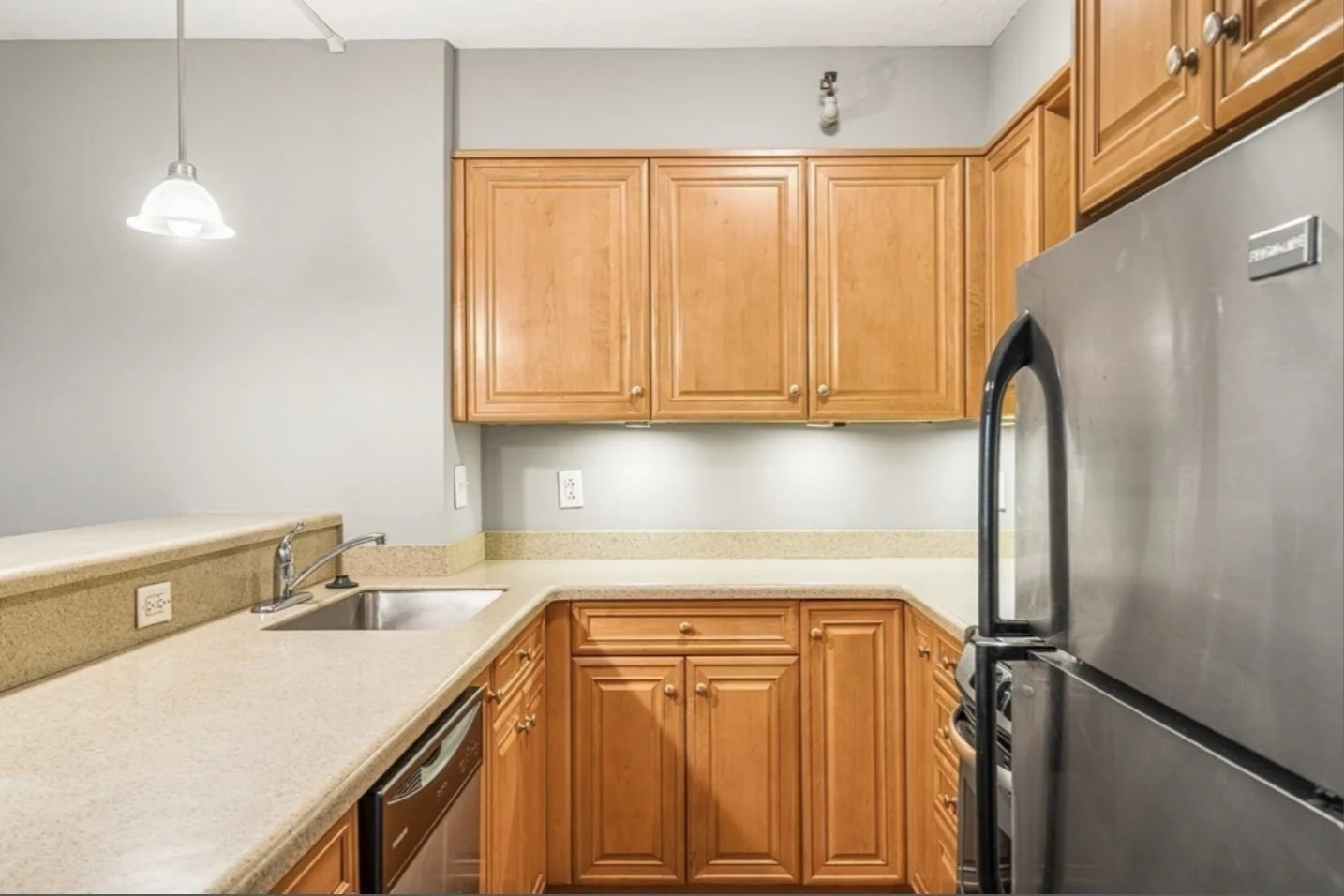 1 bed, 1 bath apartment for rent at 145 Pinckney St Unit 525, Beacon Hill — photo 5 of 13