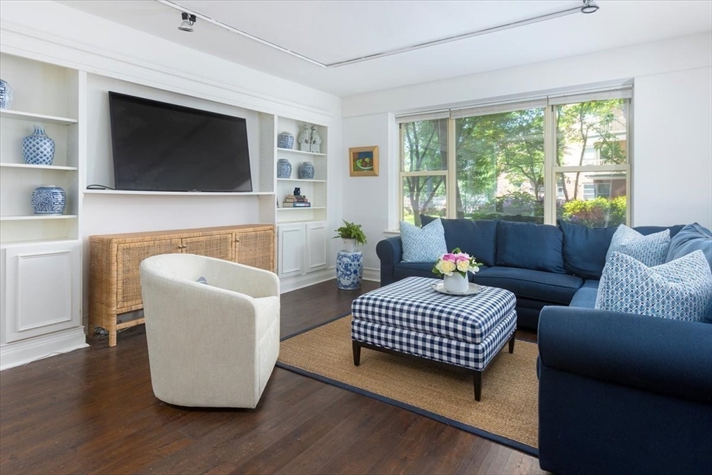 1 bed, 1 bath apartment for rent at 145 Pinckney Unit 102, Beacon Hill — photo 2 of 10