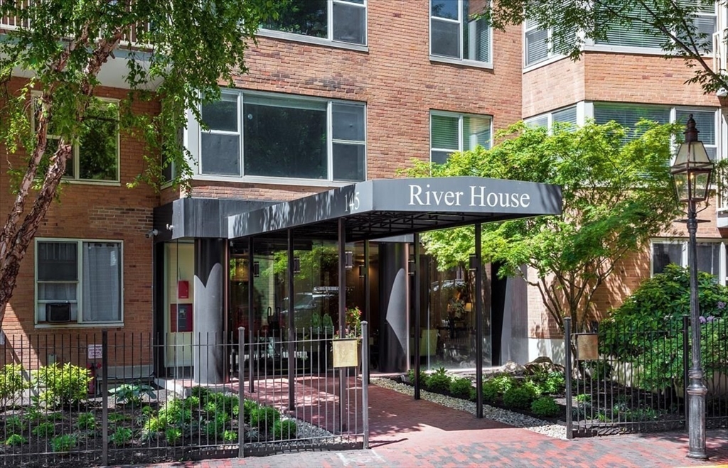 1 bed, 1 bath apartment for rent at 145 Pinckney Unit 102, Beacon Hill — photo 7 of 10
