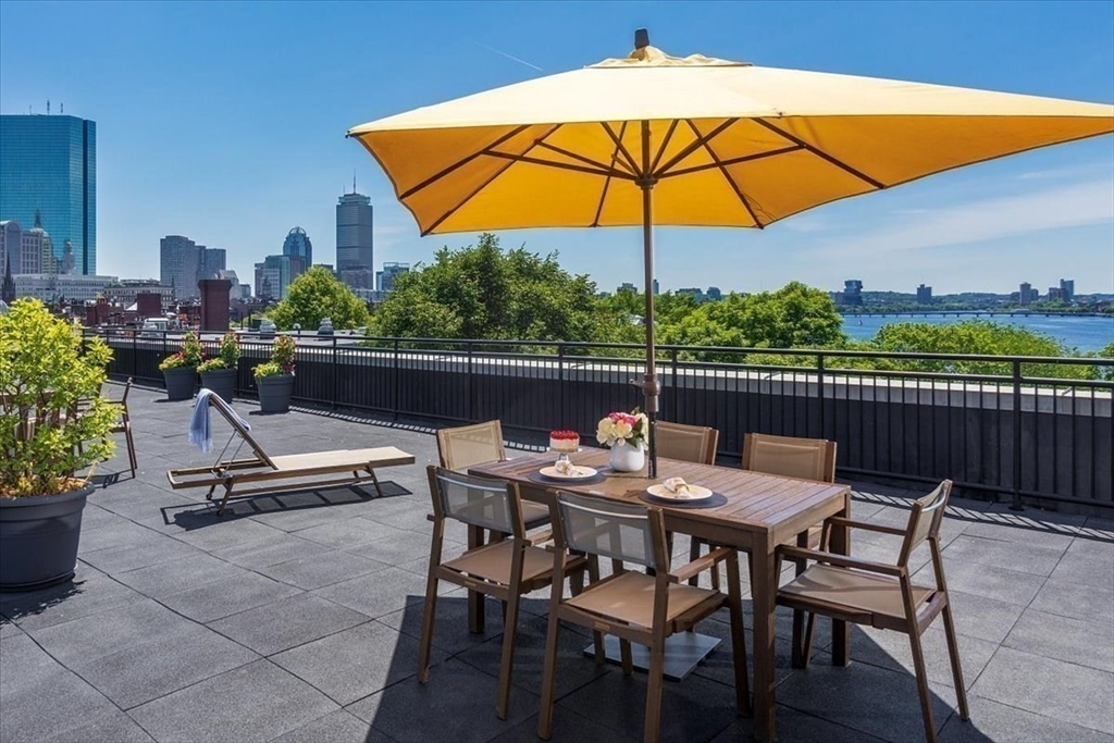 1 bed, 1 bath apartment for rent at 145 Pinckney Unit 102, Beacon Hill — photo 5 of 10