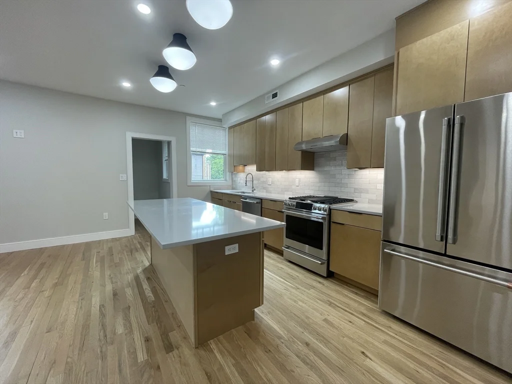 4 bed, 2 bath apartment for rent at 145 Sutherland Rd Unit Unit 2, Brighton