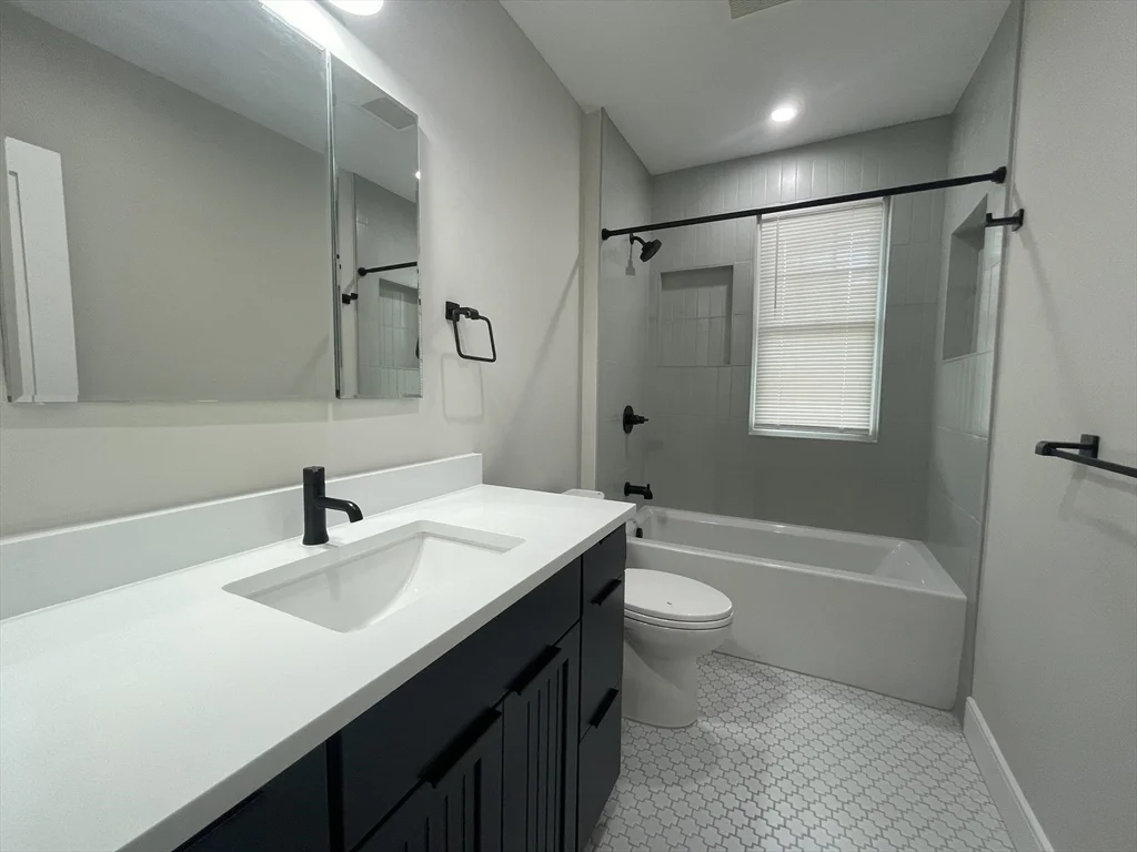 4 bed, 2 bath apartment for rent at 145 Sutherland Rd Unit Unit 2, Brighton — photo 12 of 14