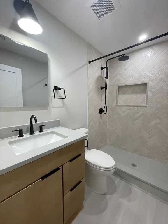 4 bed, 2 bath apartment for rent at 145 Sutherland Rd Unit Unit 2, Brighton — photo 8 of 14