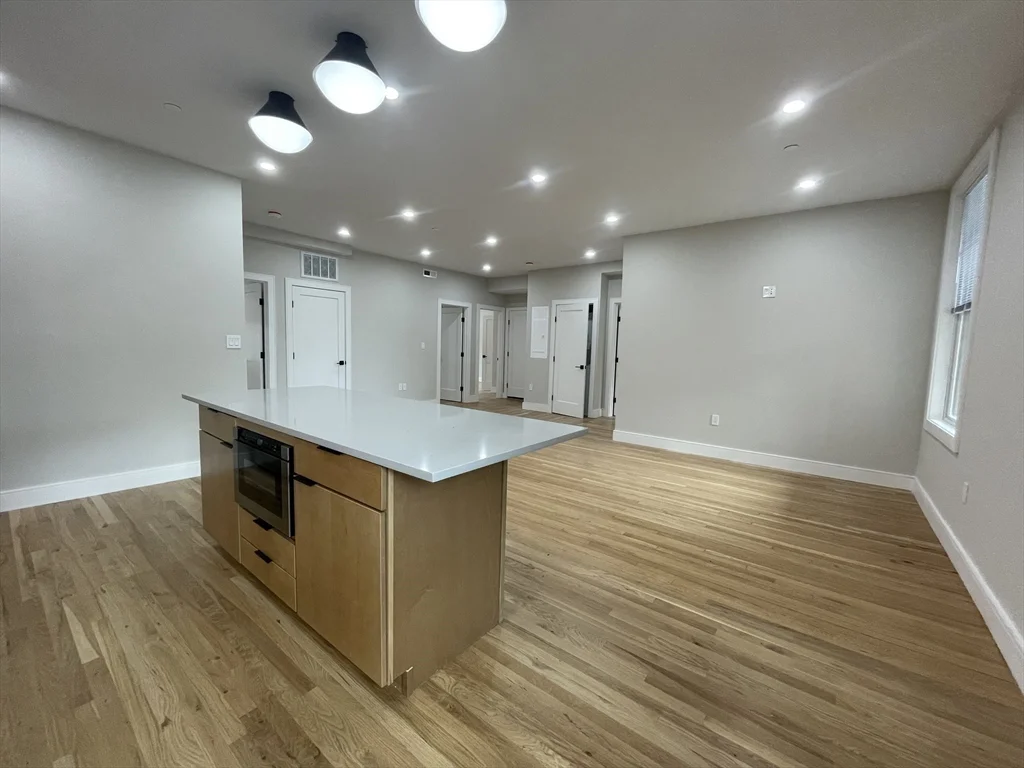 4 bed, 2 bath apartment for rent at 145 Sutherland Rd Unit Unit 2, Brighton — photo 7 of 14