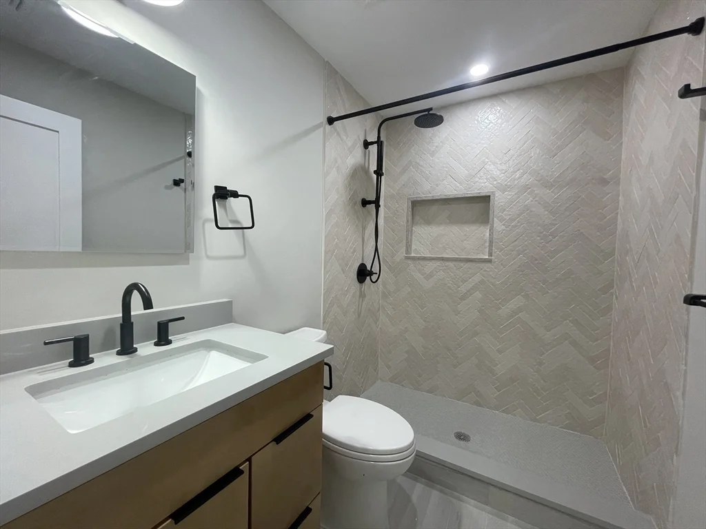 4 bed, 2 bath apartment for rent at 145 Sutherland Rd Unit Unit 2, Brighton — photo 9 of 14