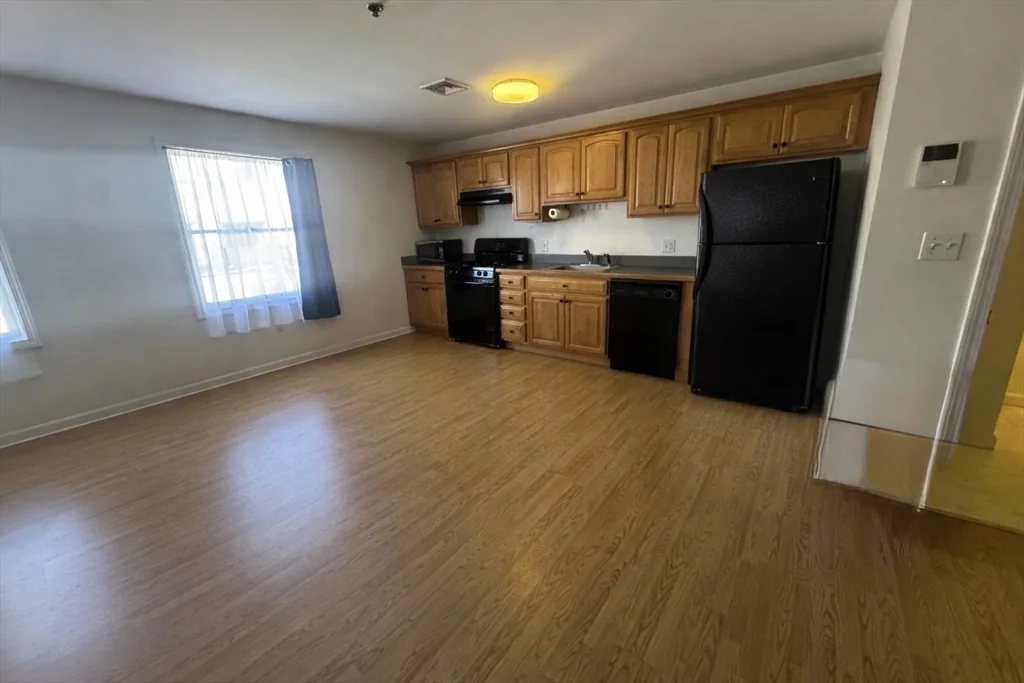 2 bed, 1 bath apartment for rent at 145 Union St Unit 8, Center — photo 7 of 19