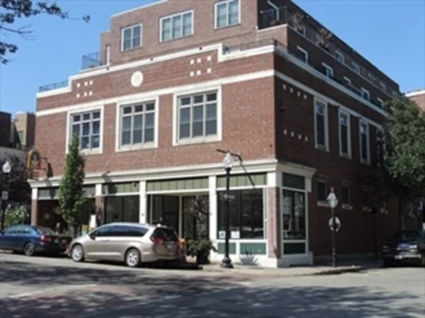 2 bed, 1 bath apartment for rent at 145 Union St Unit 8, Center — photo 2 of 19