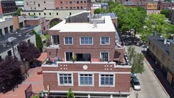2 bed, 1 bath apartment for rent at 145 Union St Unit 8, Center — photo 1 of 19