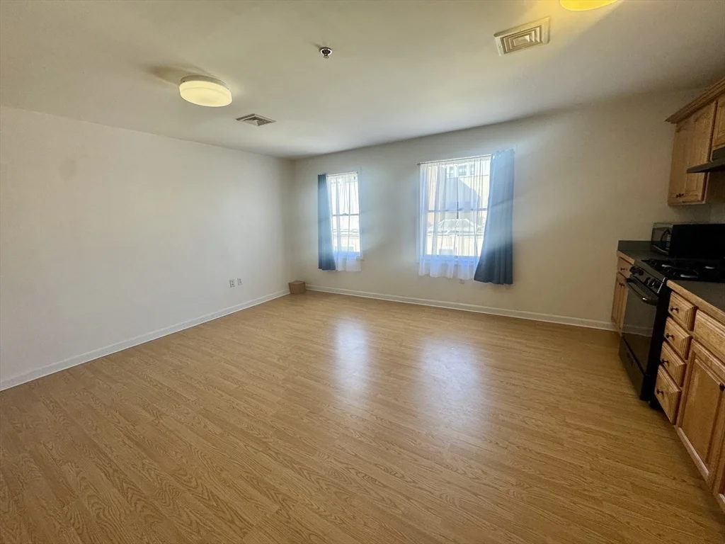 2 bed, 1 bath apartment for rent at 145 Union St Unit 8, Center — photo 10 of 19