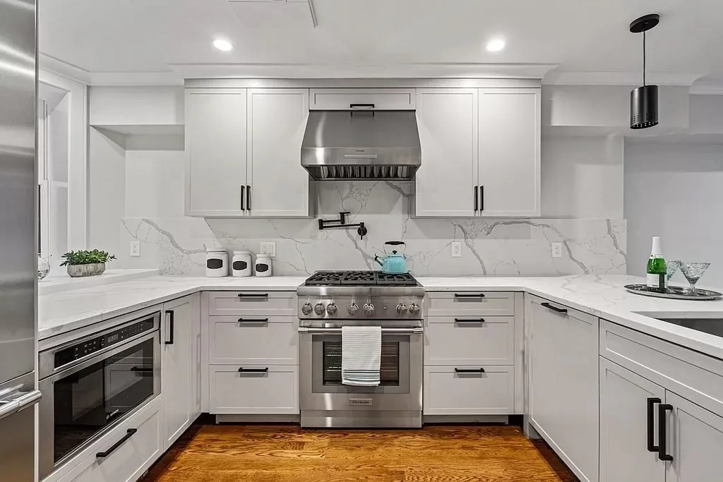 2 bed, 2 bath apartment for rent at 145 Warren Ave Unit A, South End — photo 2 of 15