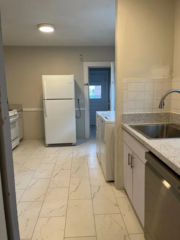 2 bed, 1 bath apartment for rent at 145 Winsor Ave Unit 1, Watertown — photo 10 of 27