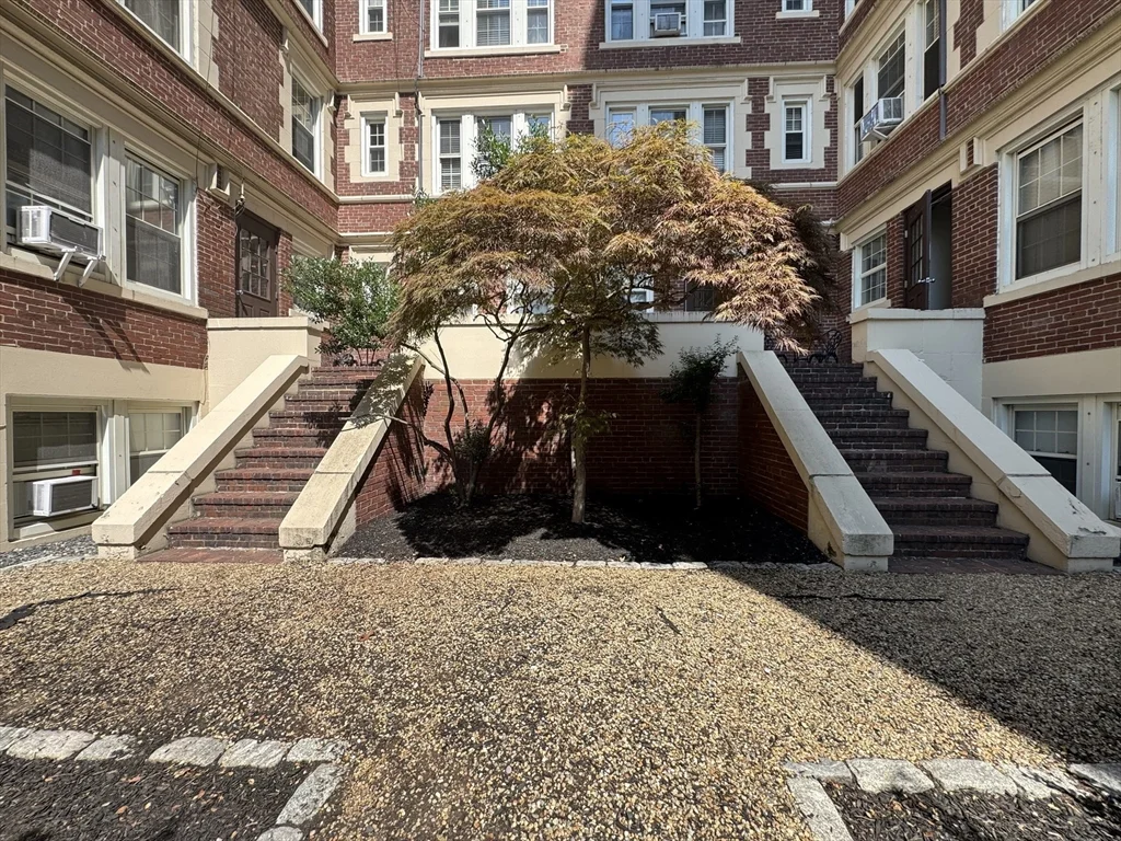 1 bed, 1 bath apartment for rent at 1450-1454 Beacon St Unit 402, Coolidge Corner — photo 6 of 8