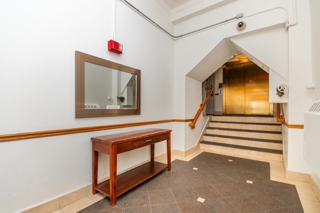 1 bed, 1 bath apartment for rent at 1450 Beacon St Unit 603, Brookline — photo 22 of 23